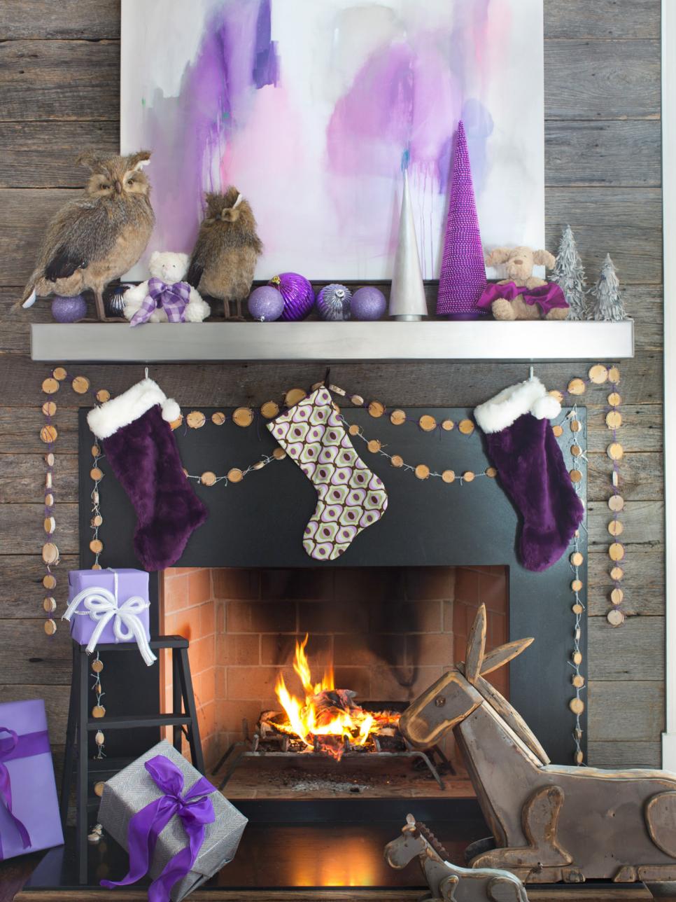 16 Magical Christmas Mantel Decorations For Santa's Grand Entrance