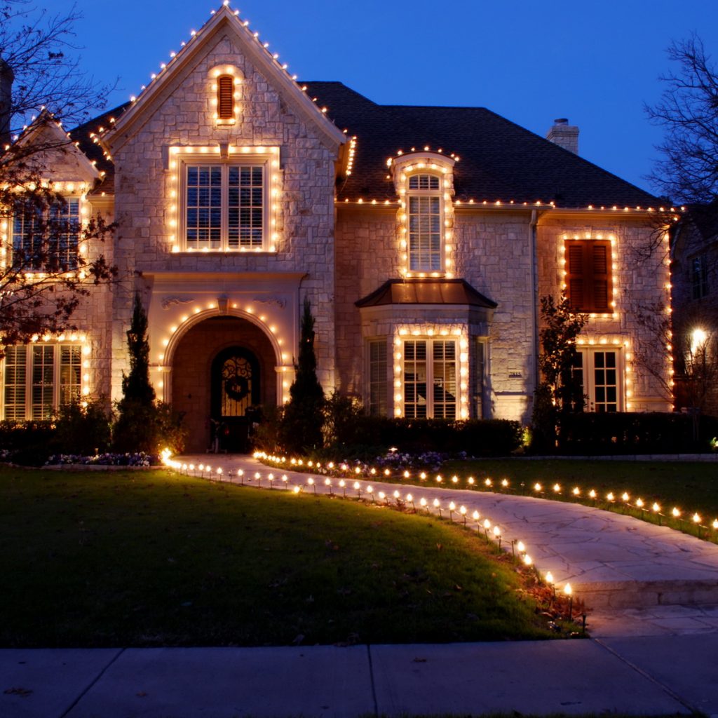 Creative Christmas Lights On House Ideas in 2022