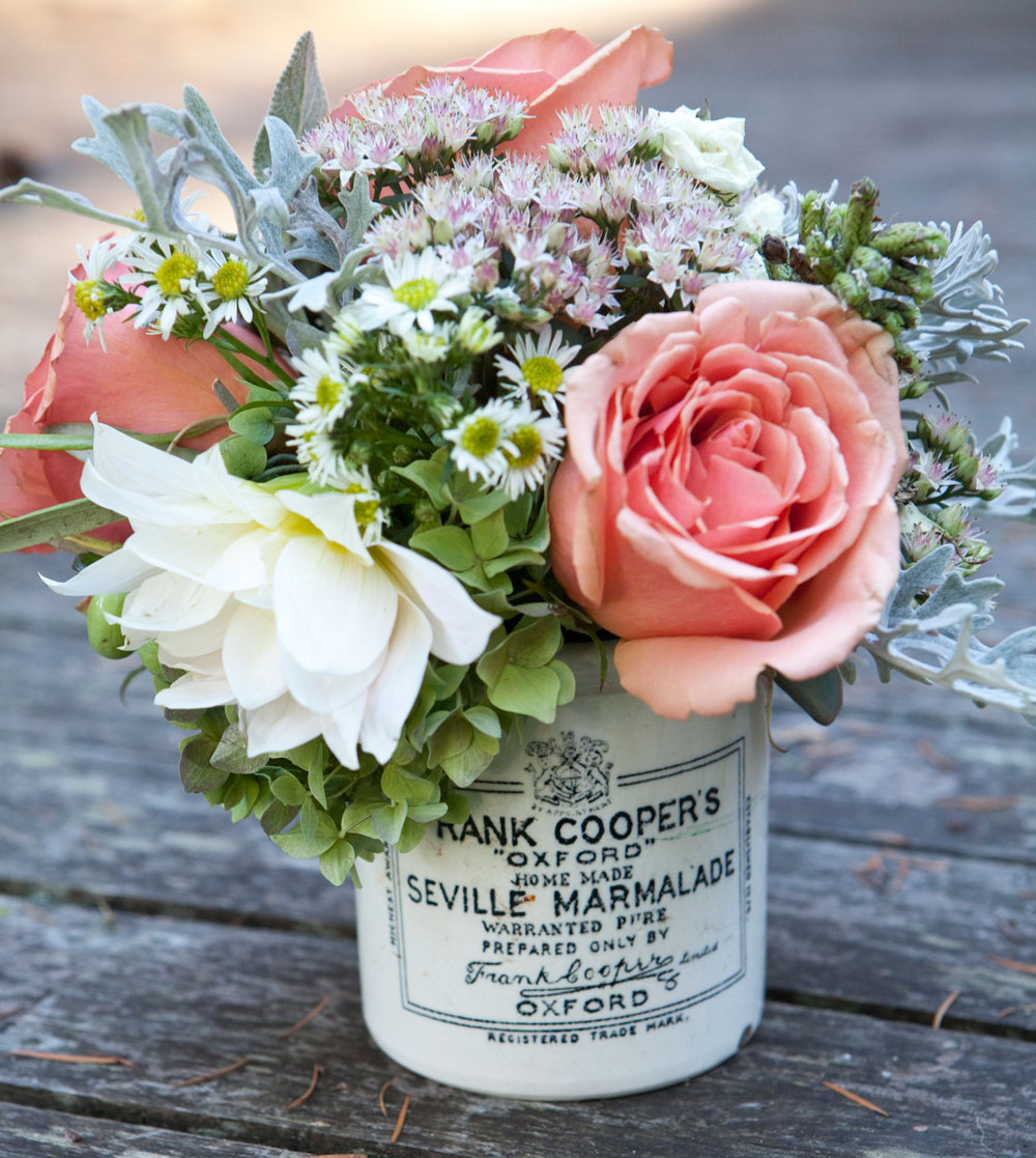 15 Impressive DIY Vase Alternatives