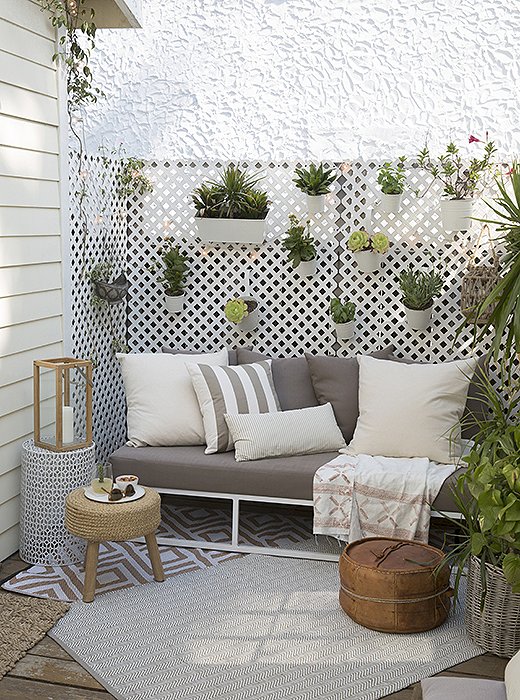 10 Space-Saving Planter Ideas for Your Small Balcony