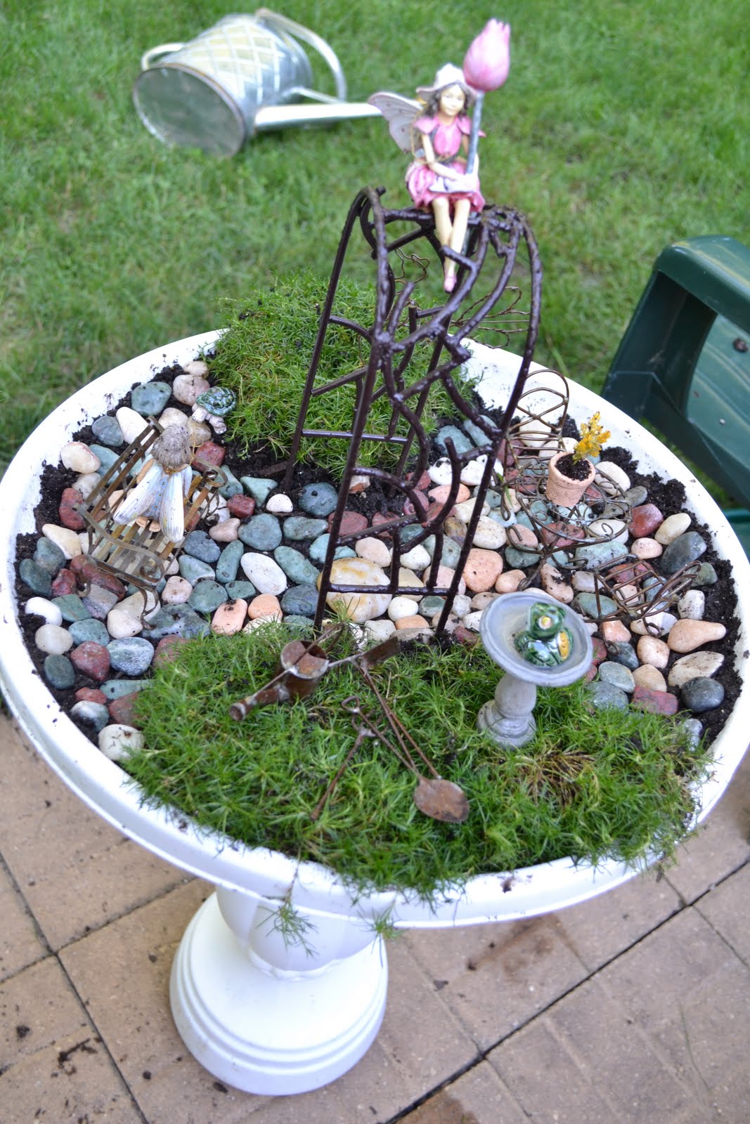 How To Turn Broken Fountains And Bird Baths Into Amazing Planters