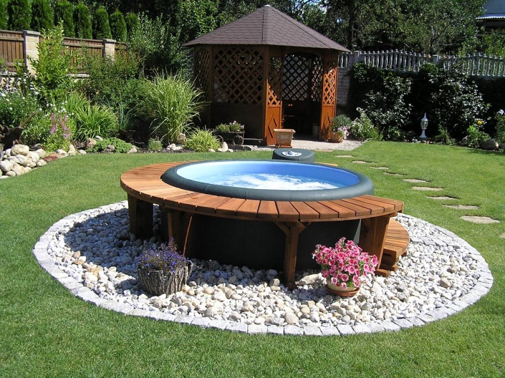 Amazing Outdoor Jacuzzi Ideas That Will Leave You Breathless - Page 2 of 2