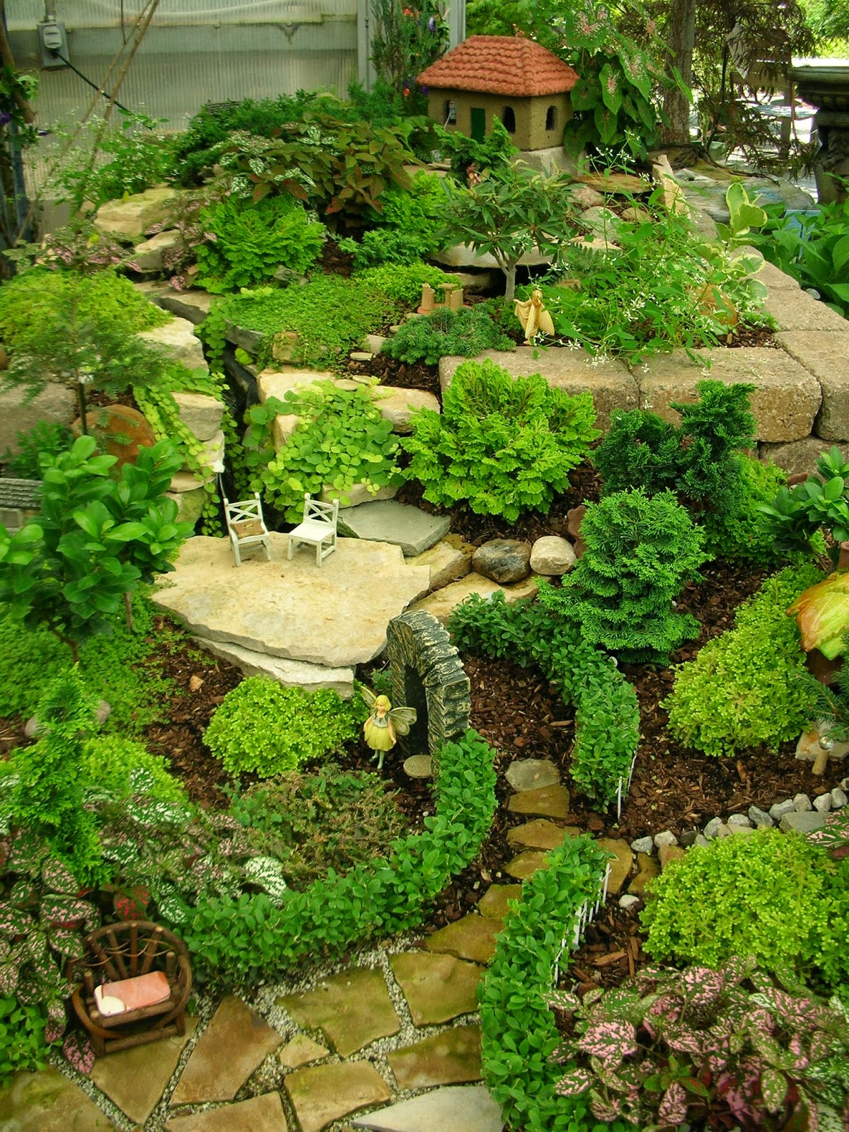 Mini Garden Ideas That Will Definitely Make Your Garden Outstanding Page 2 of 2