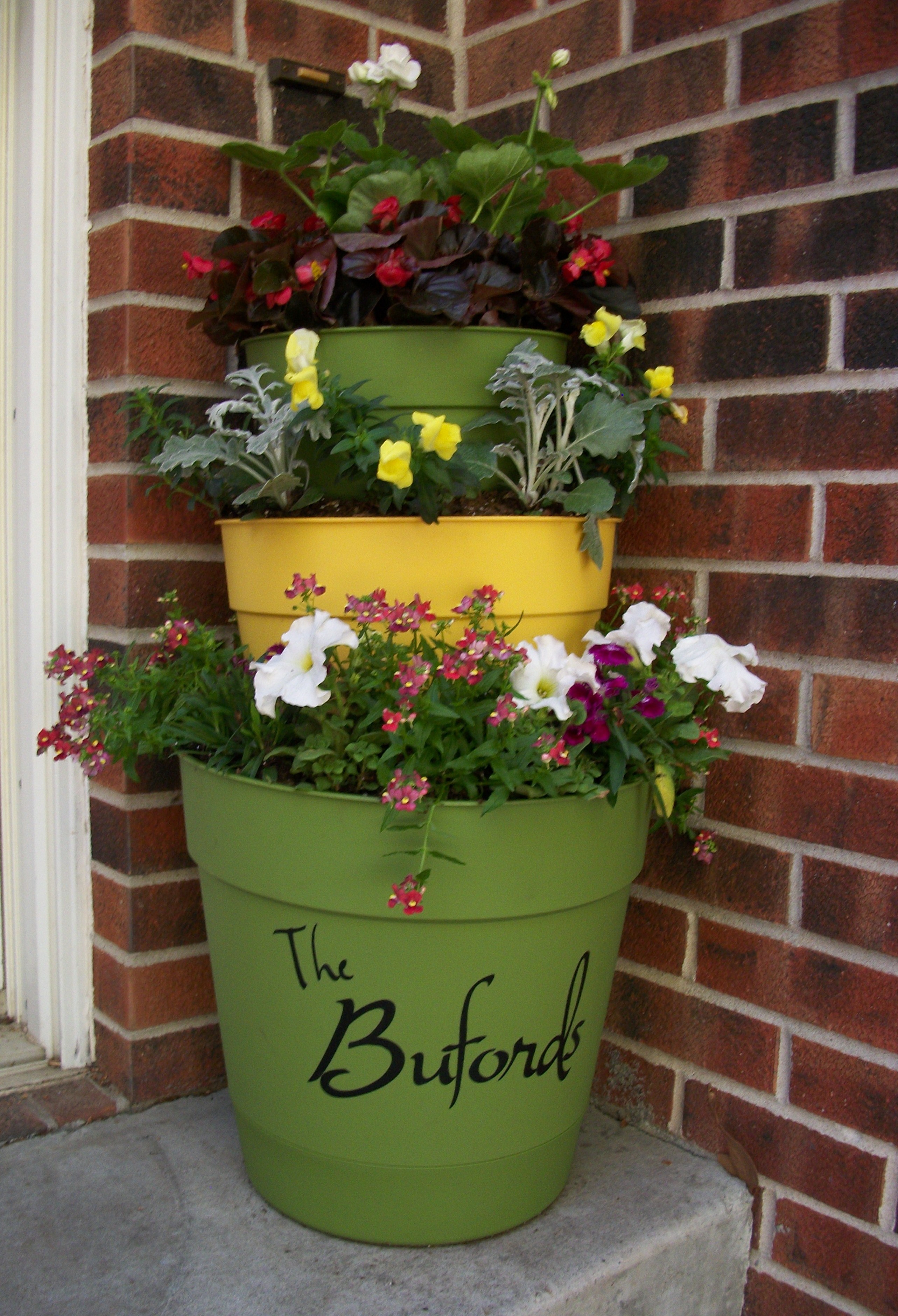 Tiered Planter Ideas That You Can Easily Make With Clay Pots   Page 2 of 2