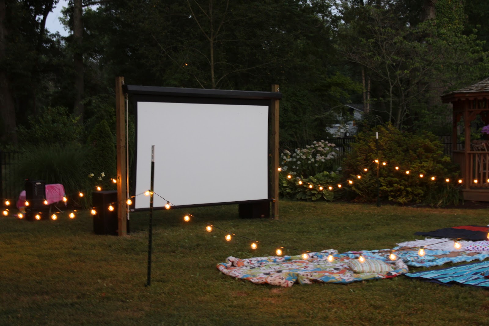 outdoor theater cinema diy backyard theatre screen lights yard theaters birthday parties indoor entertainment easy nights outside place projector lighting