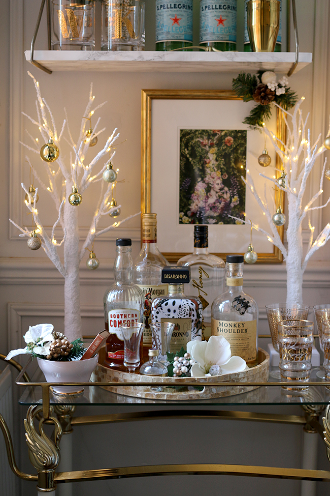 Christmas Bar Cart Ideas For Wishing A Warm Welcome To Your Guests