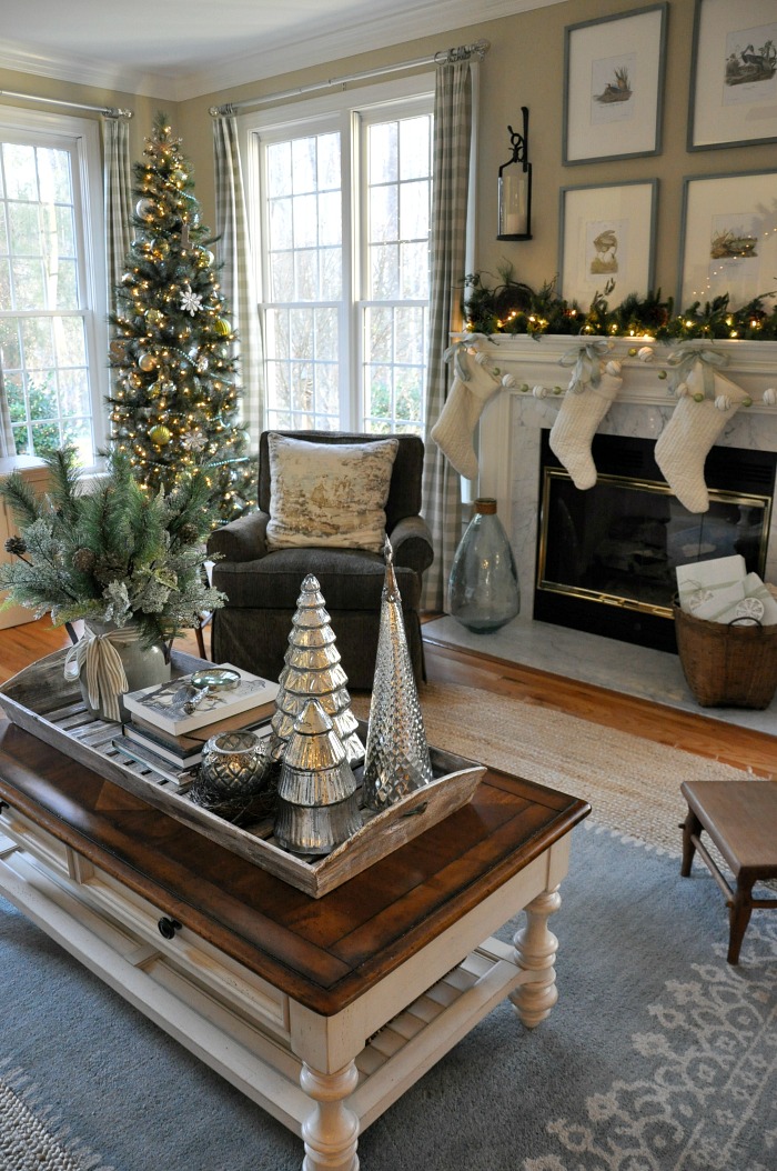 Christmas Coffee Table Decor Ideas That You Will Find Helpful  Page 2 of 3