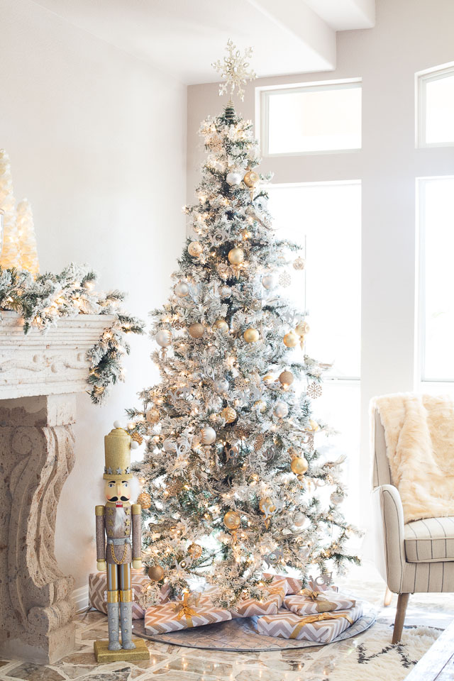 Big Christmas Tree Ornaments 2021