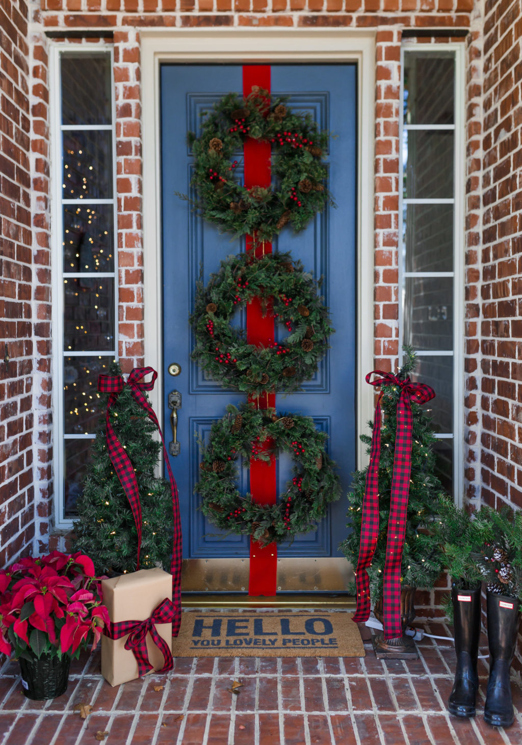 18+ 2 story front porch ideas Simple christmas front door decor ideas to make it more welcoming