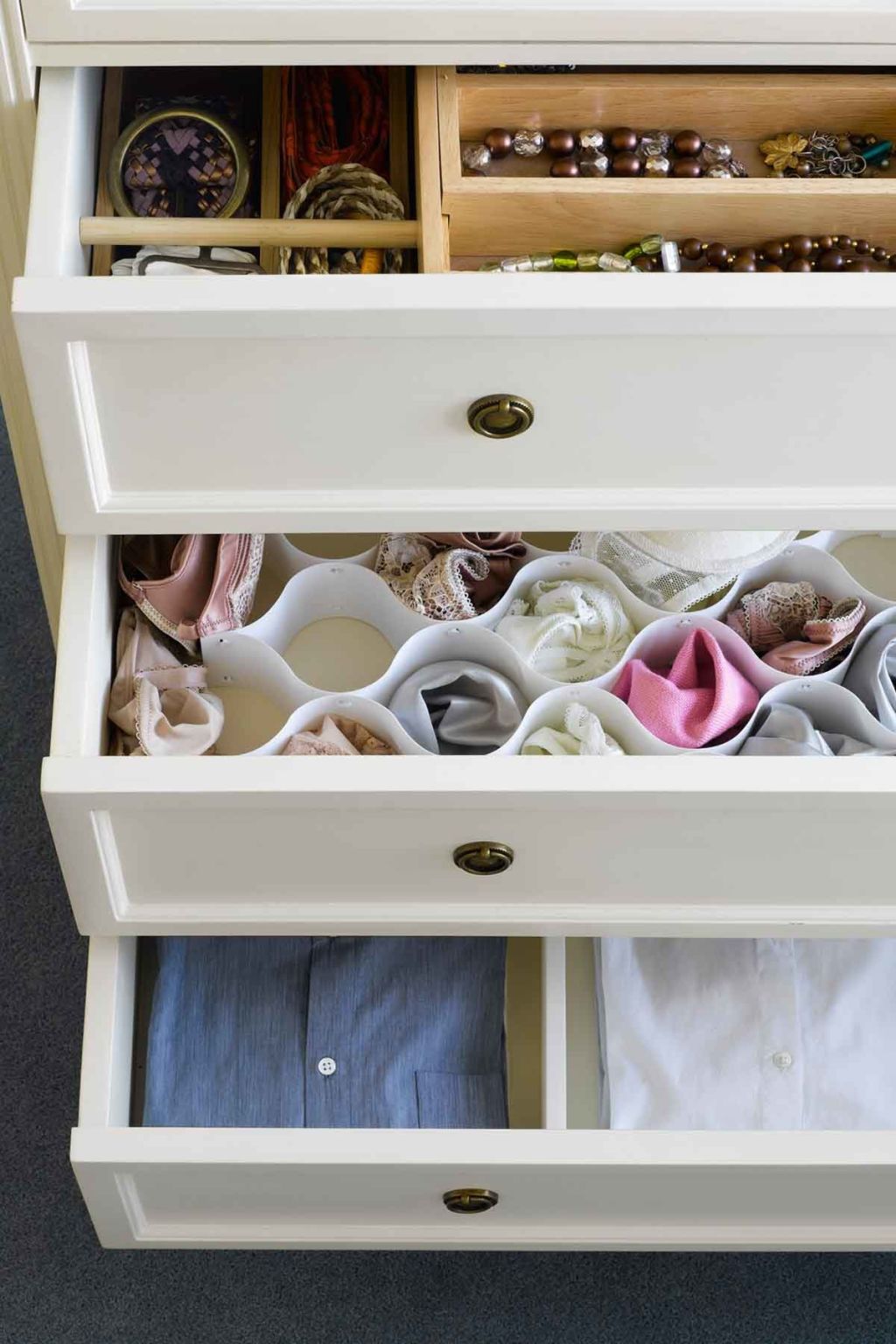 bedroom organize organization organizing organized storage diy dresser drawers organizer tips space organizers clothes bed drawer ways cleaning underwear lazy