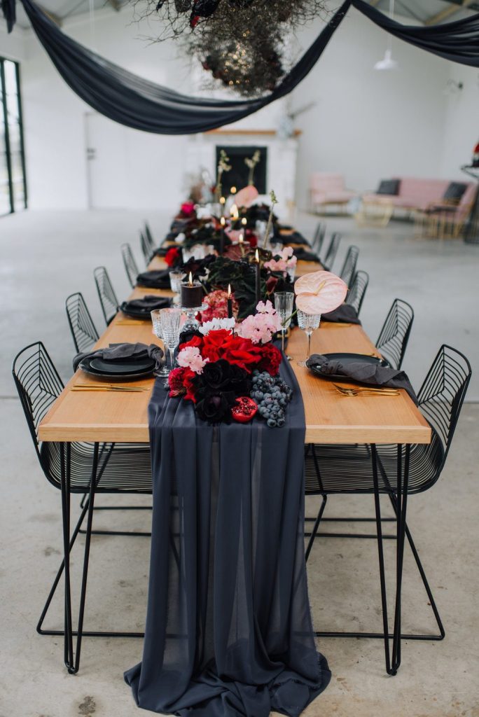 Black Wedding Decorations That Look So Glam And Edgy