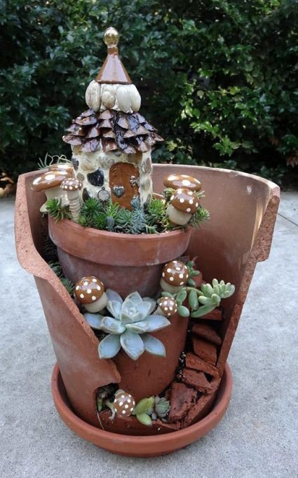 20 Lovely Fairy Gardens Made From Broken Pots Page 3 of 3