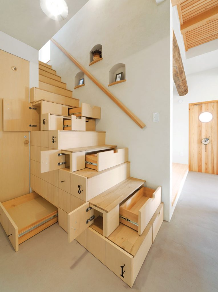 stairs-with-hidden-storage