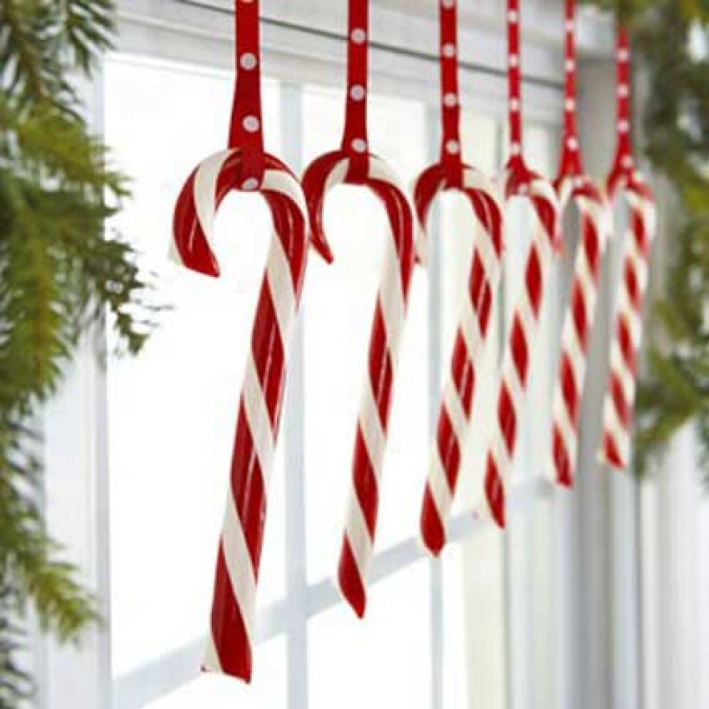 christmas-window-decorations-christmas-window-decorations-christmas-window-decorating-ideas-1