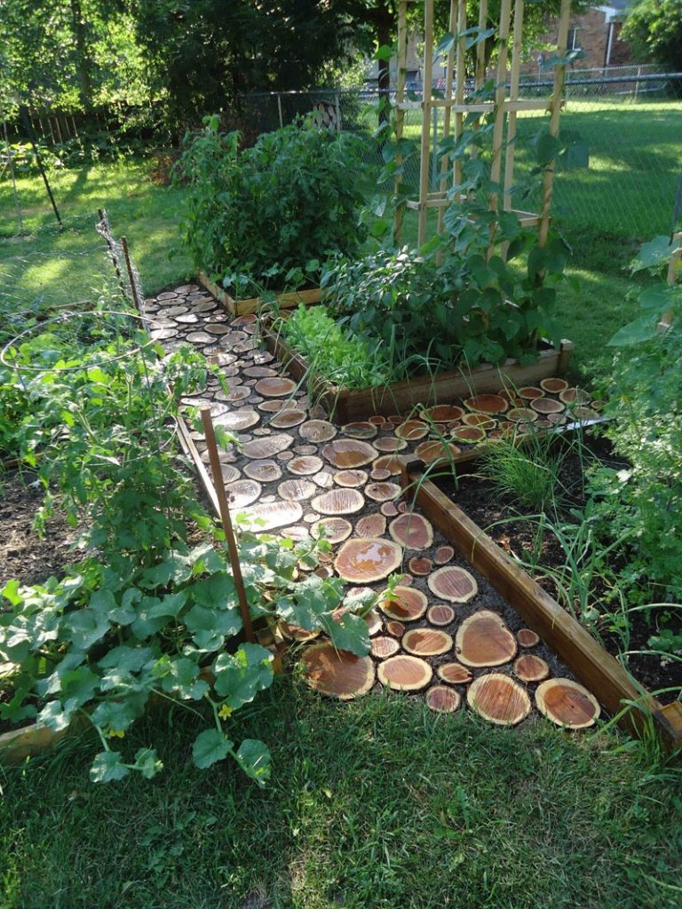 fabulous-diy-garden-paths-of-wood-slabs-shelterness-have-garden-paths