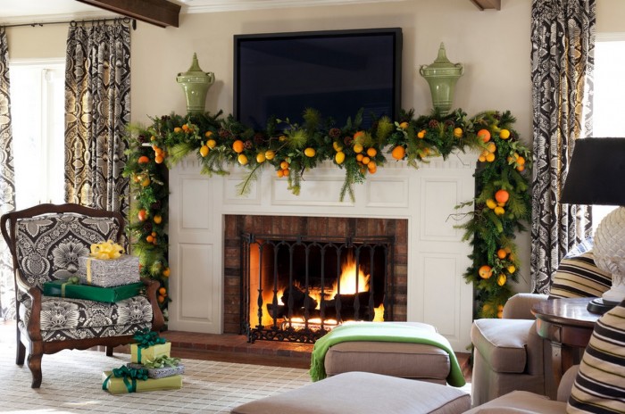 mantel-christmas-garland-ideas-700x464