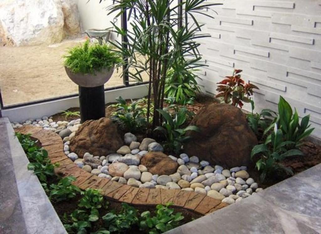 rock-garden-ideas-for-small-yards-2