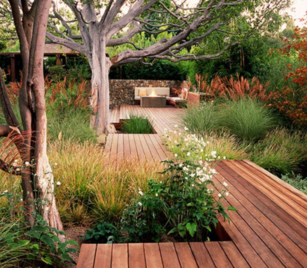 modern-garden-design-small-yard-landscaping-ideas-with-stunning-wooden-deck-garden-ideas-for-small-yards