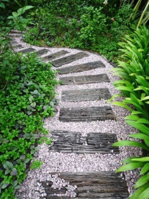 Breathtaking Wooden Pathways That Are Just Perfect For Your Garden