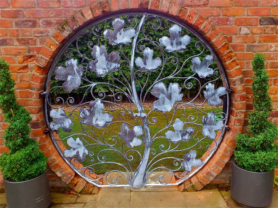 metal garden gates 