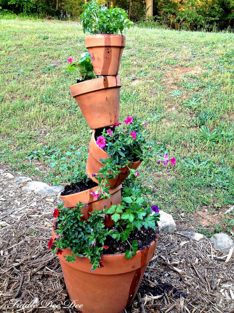 Absolutely Amazing Topsy Turvy Planters You Must See