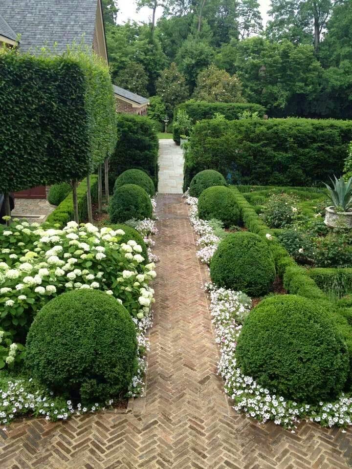 Beautiful Boxwood Gardens That Will Grab Your Attention