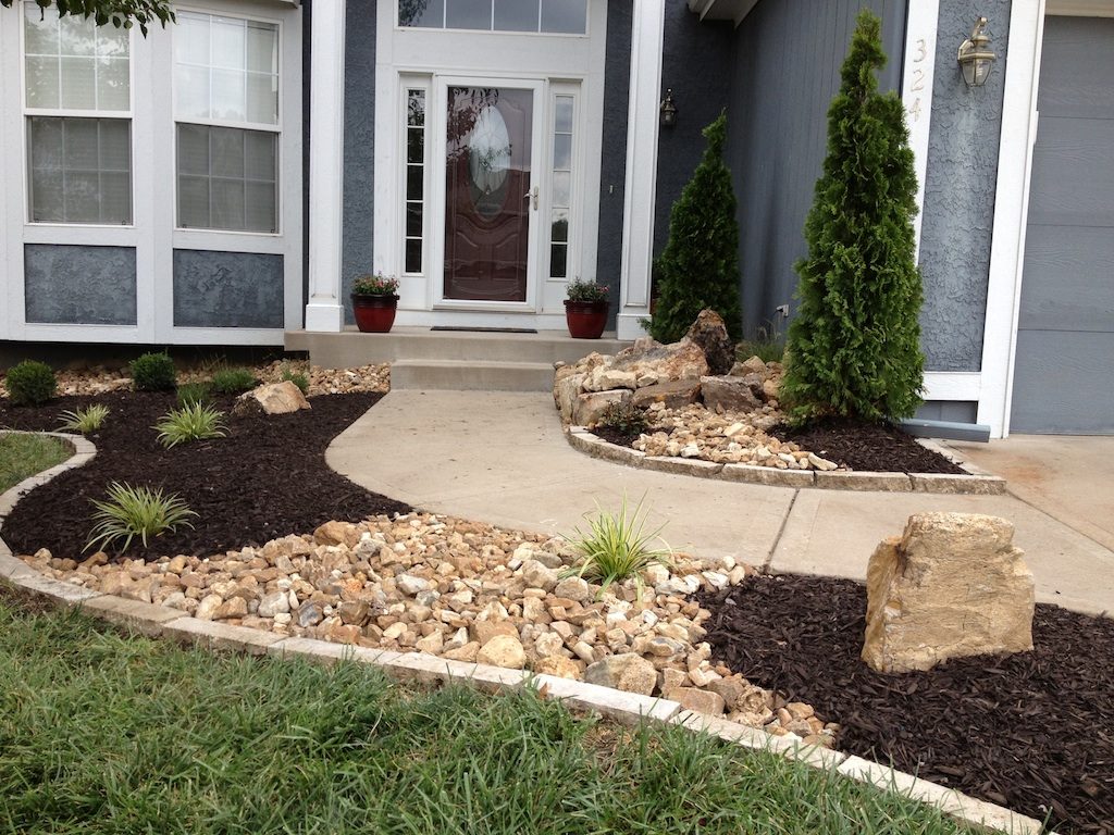 Stunning Black Mulch Landscaping Ideas You Must See - Page 2 of 2