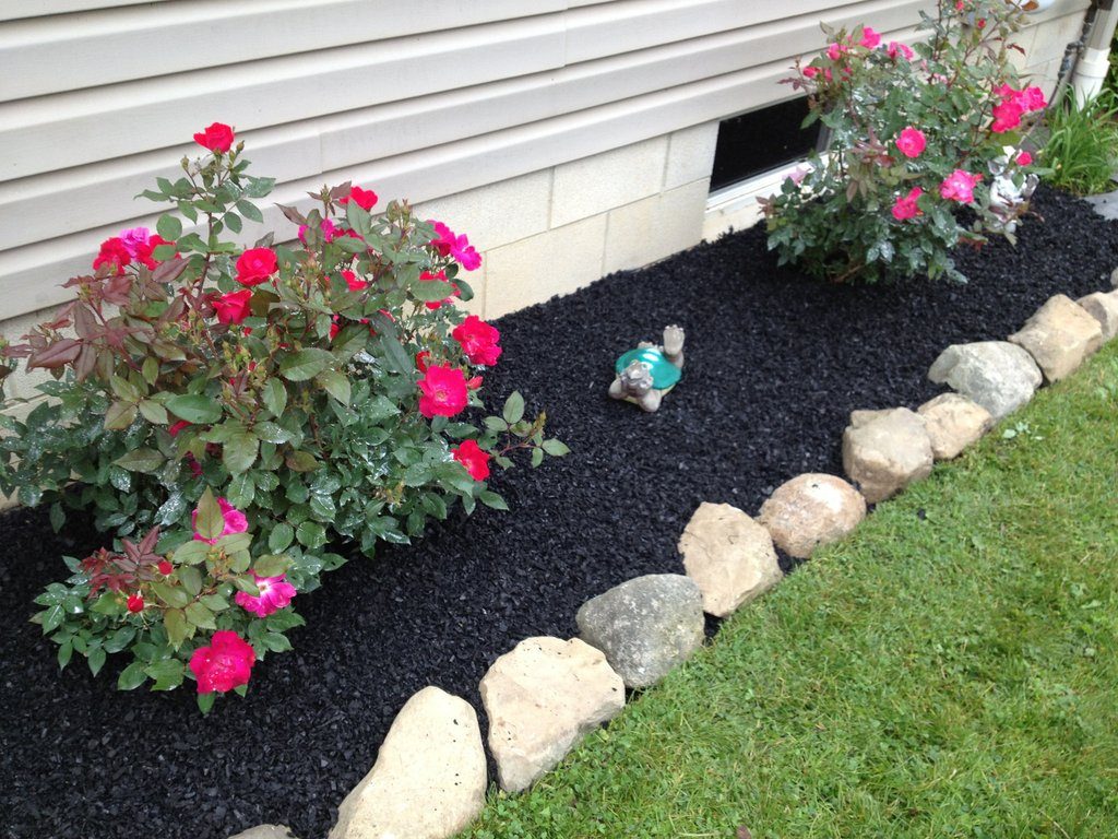 Stunning Black Mulch Landscaping Ideas You Must See - Page 2 of 2