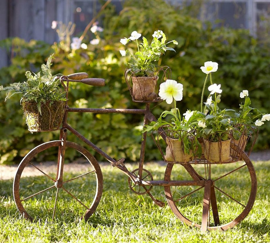 15 Fascinating Ways To Do DIY Bicycle Decor In Your Garden Page 2 of 2