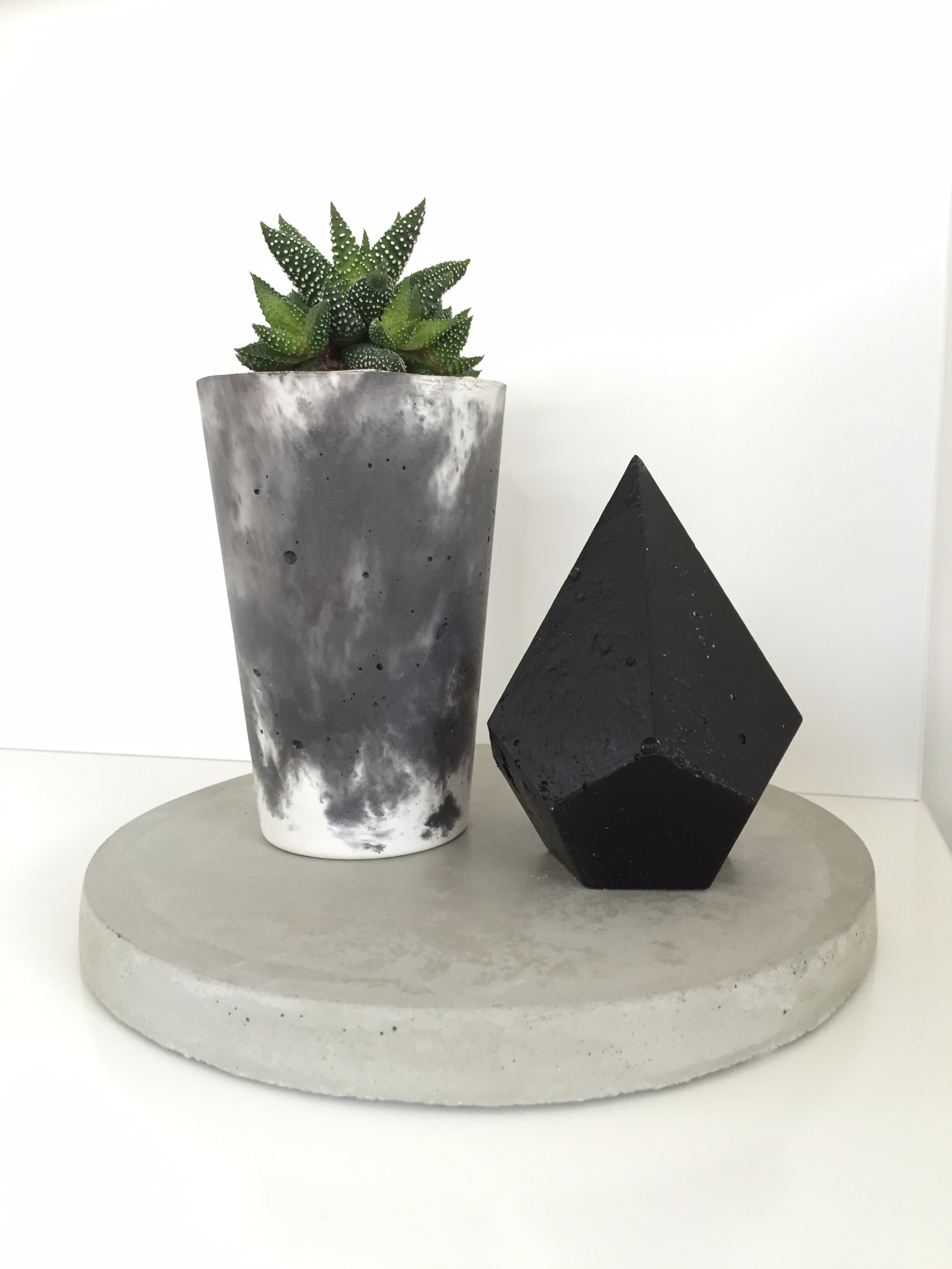 Modern And Easy: Contemporary DIY Cement Decor To Implement In Your Home