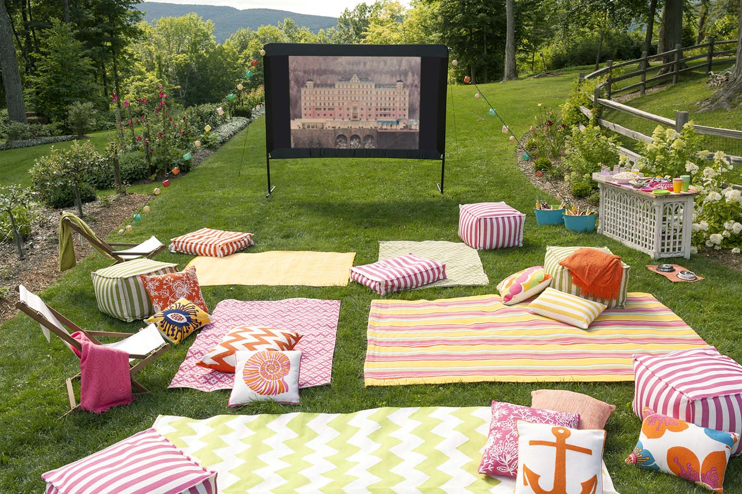 diy outdoor movie theater 2