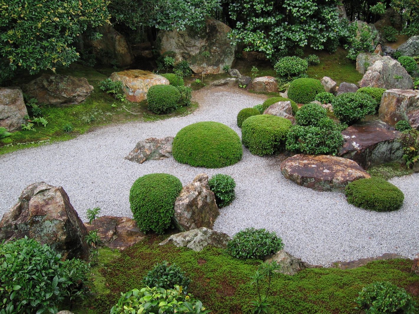 stone garden decor 5