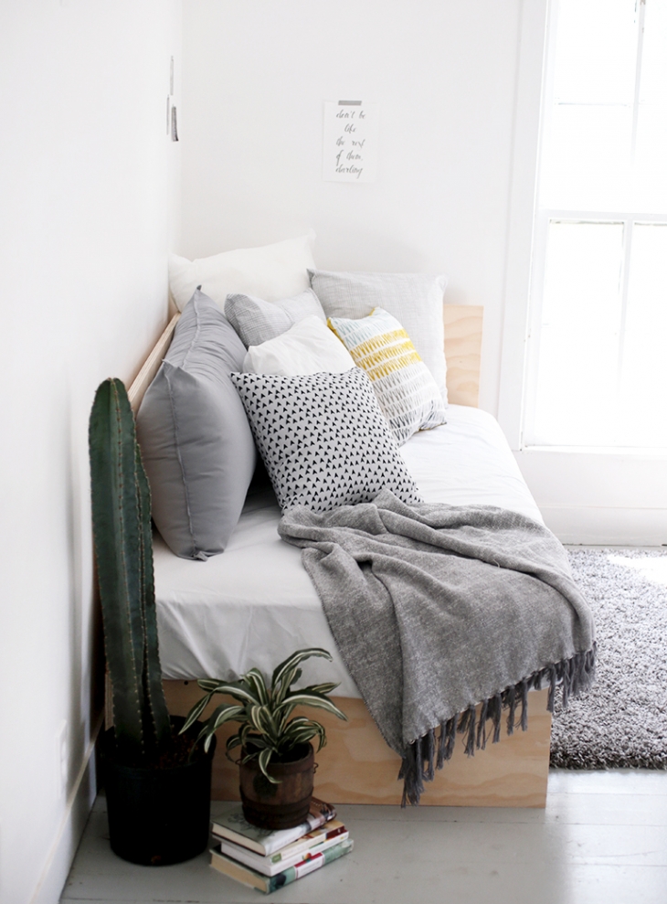 Spectacular Daybed Ideas That Look Incredibly Cozy Page