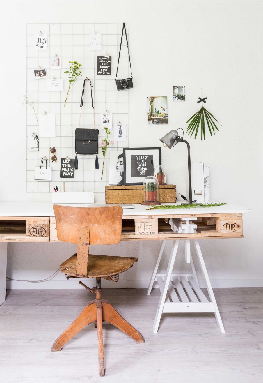 Top 5 desk decoration ideas to inspire your paper writing
