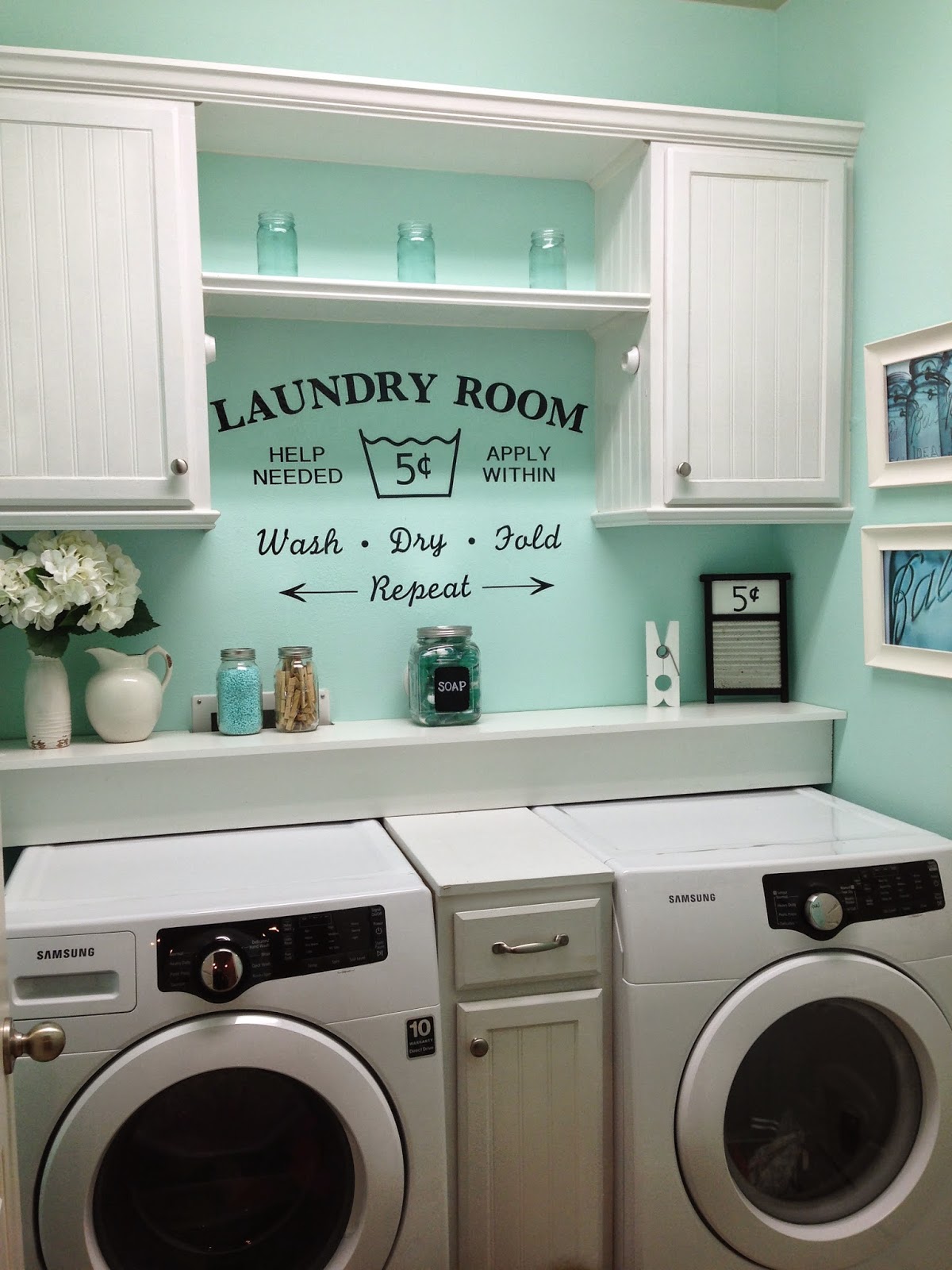 tiny laundry room organization