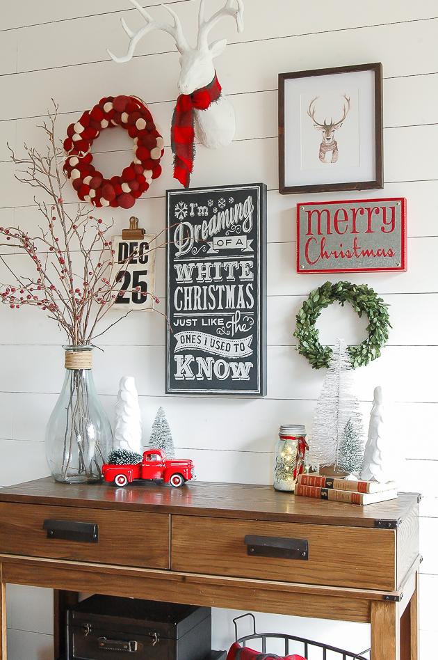 Easy Christmas Wall Decor Ideas That You Will Love