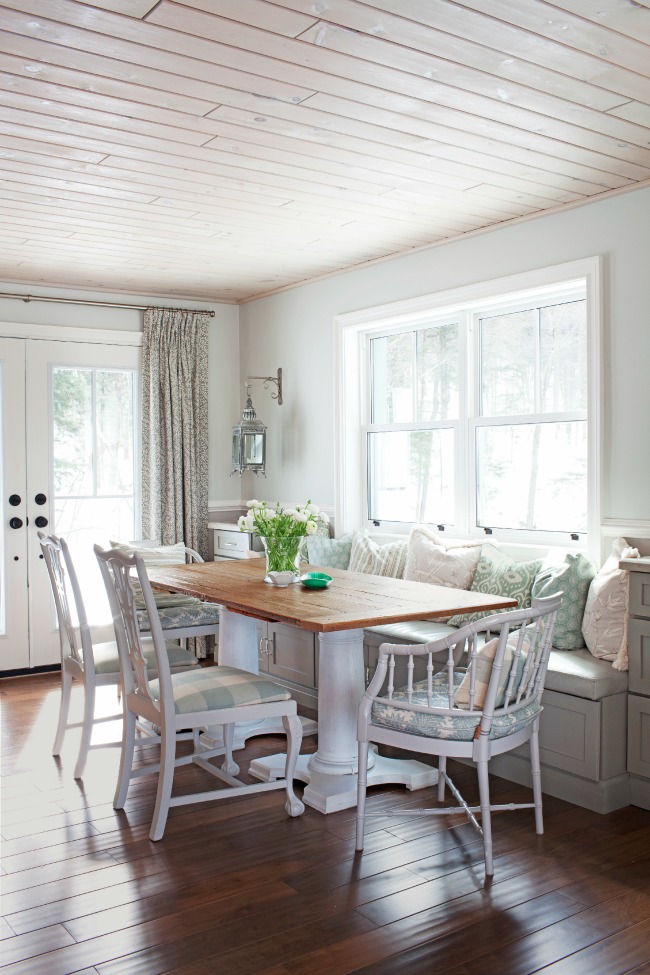 Spectacular Window Seat Ideas To Make Your Kitchen Comfy