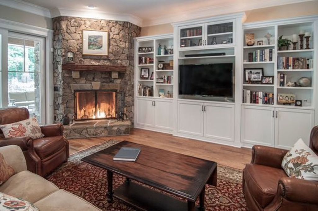 How To Arrange Furniture In Living Room With Corner Fireplace 