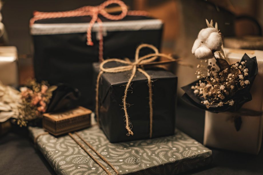 6 Things To Gift People You Don’t Know Super Well